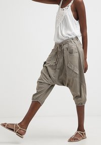 Culture Shorts - khaki