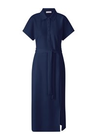 Abito polo blu navy con maniche corte, chiusura frontale con bottoni, cintura in vita e spacco laterale. Realizzato in tessuto morbido con un design pulito e minimalista.