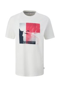 Witte t-shirt met korte mouwen met een grafische print van rode, marineblauwe en zwarte blokken en een duiksilhouet op de voorkant.