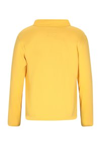 Cămașă galbenă cu mânecă lungă, guler în picioare și material neted, elastic. Prezintă un design simplu, fără modele sau accente.