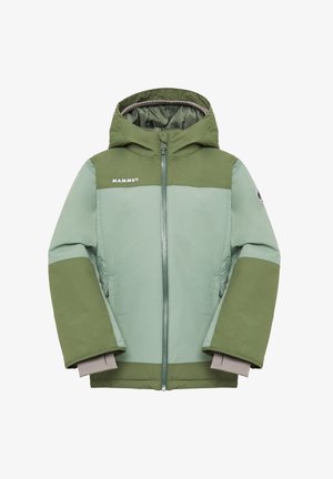 Veste d'hiver Mammut verte et vert clair avec capuche, fermeture éclair à l'avant, manches longues et poignets intérieurs, isolée sur fond blanc.