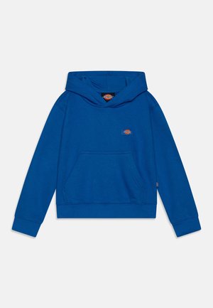 Niebieska bawełniana bluza z kapturem z przednią kieszenią, ściągaczami na mankietach i na dole. Posiada małą naszywkę z logo na piersi oraz kieszeń kangur.