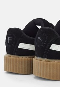 FENTY x PUMA CREEPER PHATTY - Sneaker low - black/warm white