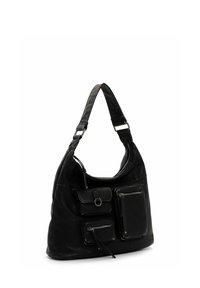 Borsa a spalla in pelle nera con forma curva, presenta tasche frontali, chiusure a zip e tracolla regolabile. Texture liscia.