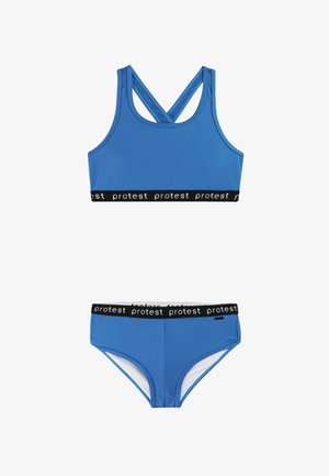 Blauw gestructureerd tweedelig badpak met zwarte elastische banden met de tekst "protest", met een sporttop met kruisrug en bikinibroekje.