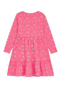 Langärmliges pinkes Kleid mit einem gestuften Rock, der ein kleines Regenbogenmuster aufweist. Hergestellt aus weichem Stoff, mit glatter Textur und rundem Ausschnitt.