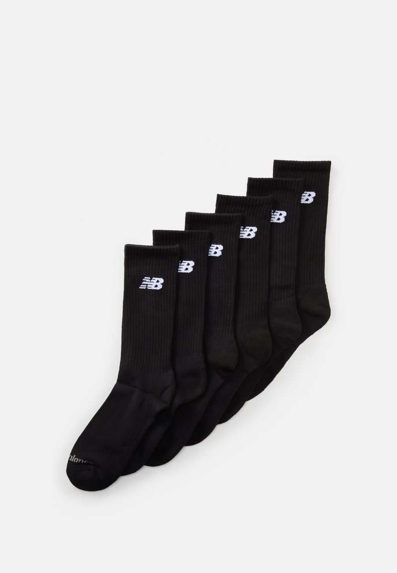 Svarta bomullssockor i ett paket om sex. Ribbad textur med vitt "NB"-logotyp på varje socka. Standard design i knälängd.