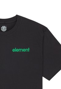 T-shirt en coton noir avec un col rond et des manches courtes. Le mot "element" est imprimé en vert sur la poitrine.