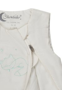 Schlafsack aus cremefarbenem Stoff mit einem Frontreißverschluss und weicher Stickerei einer zusammengerollten Katze. Er misst 70 cm und ist für Kinder im Alter von 4-8 Monaten geeignet.