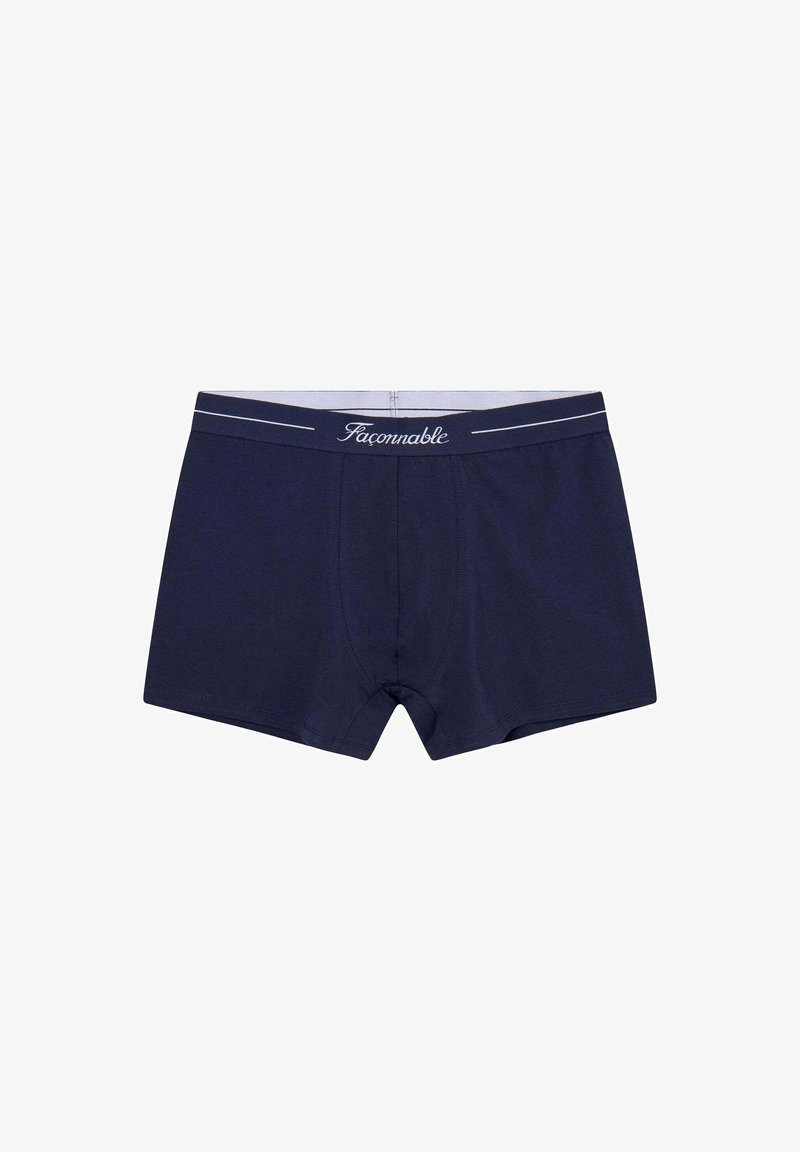 Marineblauwe katoenen boxershorts met een strakke pasvorm. Kenmerken zijn een grijze tailleband met witte strepen en het "Faconnable" logo. Zachte textuur.