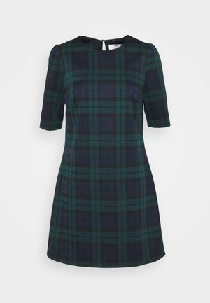 Robe à manches courtes avec motif écossais sombre, comprenant des couleurs vertes et bleu marine, un col rond et une fermeture éclair à l'arrière.