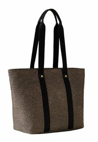 Borsa a mano marrone con un motivo testurizzato, doppie tracolle nere con dettagli del logo e particolari in oro. Design strutturato, apertura superiore.