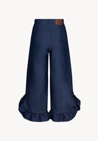 Donkerblauwe denim culottes met een wijd been, voorzien van een gerimpelde zoom en een tan lederen logopatch op de achterste tailleband.
