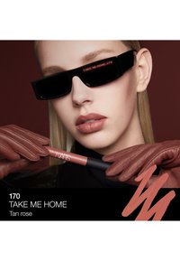 NARS POWERMATTE HIGH-INTENSITY LIP PENCIL - Matita per le labbra - take me home