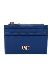 Portafoglio in nylon blu con chiusura a zip, multiple fessure per carte e un accento in logo tono oro sulla parte anteriore. Texture liscia con design sportivo.