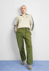 adidas Originals ADICOLOR CLASSICS 3-STRIPES - Športni pulover - beige/black