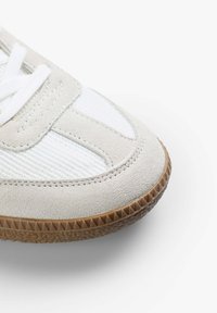 Scalpers Sneakers basse - off white