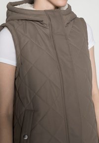 Vero Moda Vesta - brown