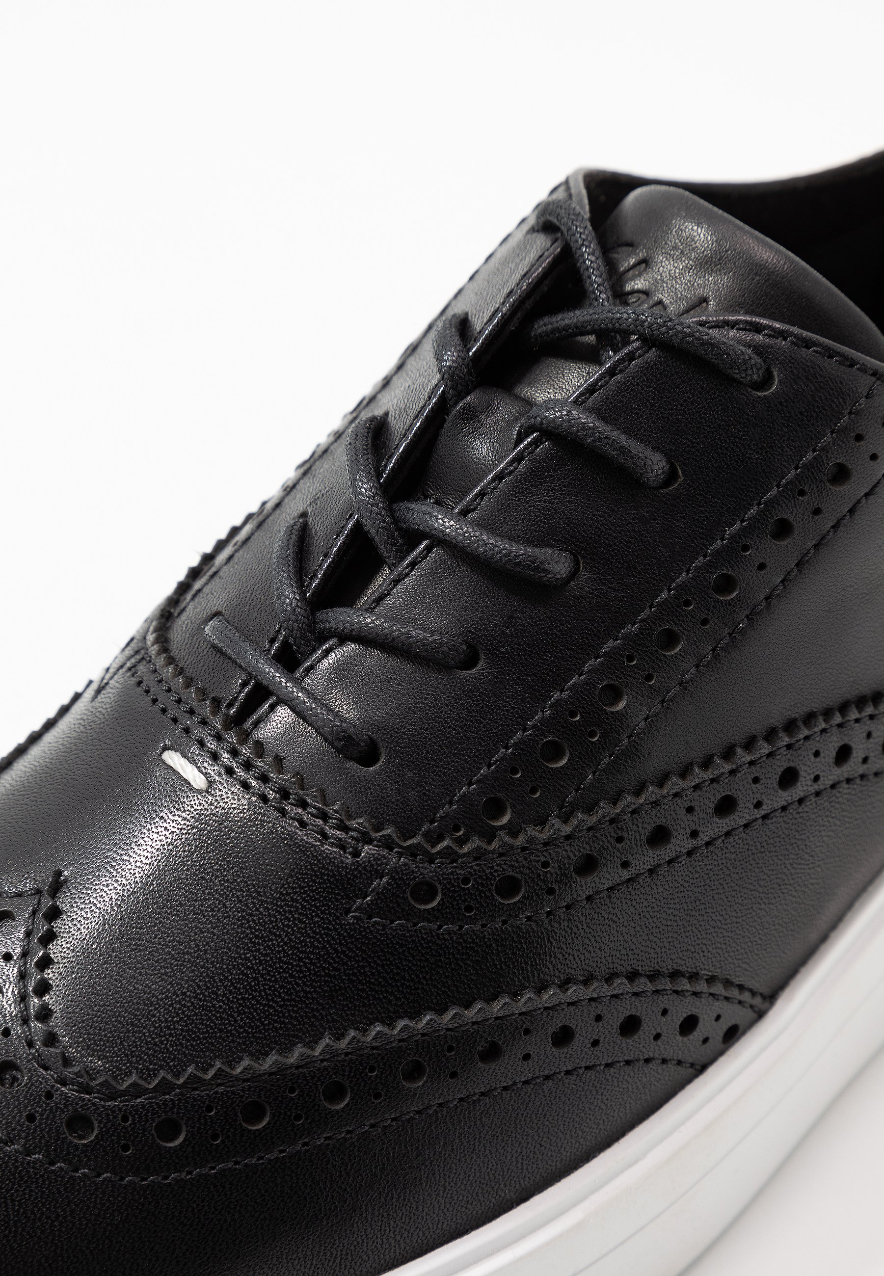 Clarks HERO BROGUE Casual snøresko blacksvart Zalando.it Clarks HERO BROGUE Casual snøresko blacksvart Zalando.it