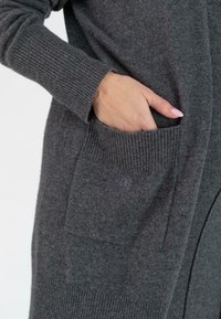 Thumbnail Image 3