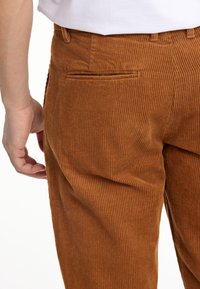 Lindbergh CROPPED  - Chinos - lt brown