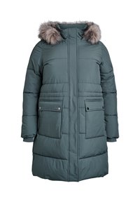 Waldgrüne Steppjacke mit einer Kunstfellkapuze, großen Fronttaschen und gesteppten Details. Mit einem Reißverschluss und elastischen Bündchen.