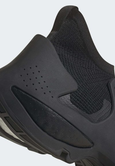 adidas by Stella McCartney ADIDAS BY STELLA MCCARTNEY SPORTSWEAR SHOE - Hardloopschoenen voor op de weg - core black   cloud white   core black