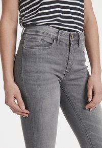ICHI Vaqueros pitillo - light grey