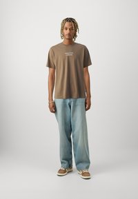 Only & Sons ONSSMART TEE - Triko s potiskem - caribou