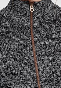 Oxmo Kofta - mottled black