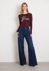 Guess FRONTLOGO STRASS - Maglione - bordeaux