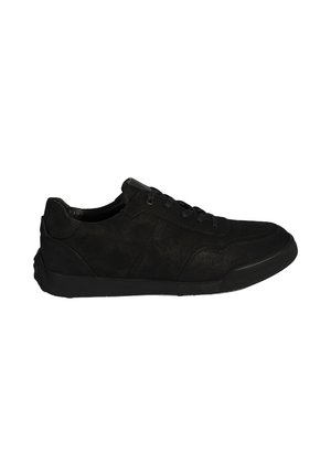 Schwarze Sneaker mit einer strukturierten Wildleder-Oberfläche, Schnürsenkeln und einer Gummisohle. Bietet ein sportliches Design und kontrastierende Paneelakzente.