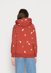 ONLY ONLJALENE HOOD - Sweatshirt com capuz - chili oilgold feathers