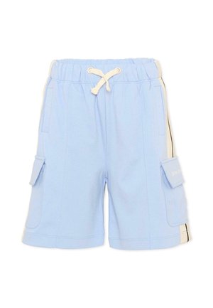 Shorts bleu clair arrivant aux genoux avec taille élastique, cordon de serrage blanc, poches cargo latérales et bande blanche bordée de noir sur les côtés.