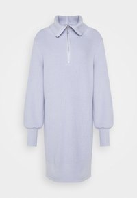 Abito lavorato a maglia di color viola chiaro con colletto zip, ampie maniche a palloncino e orlo dritto. Tessuto morbido e motivo a costine su tutta la superficie.