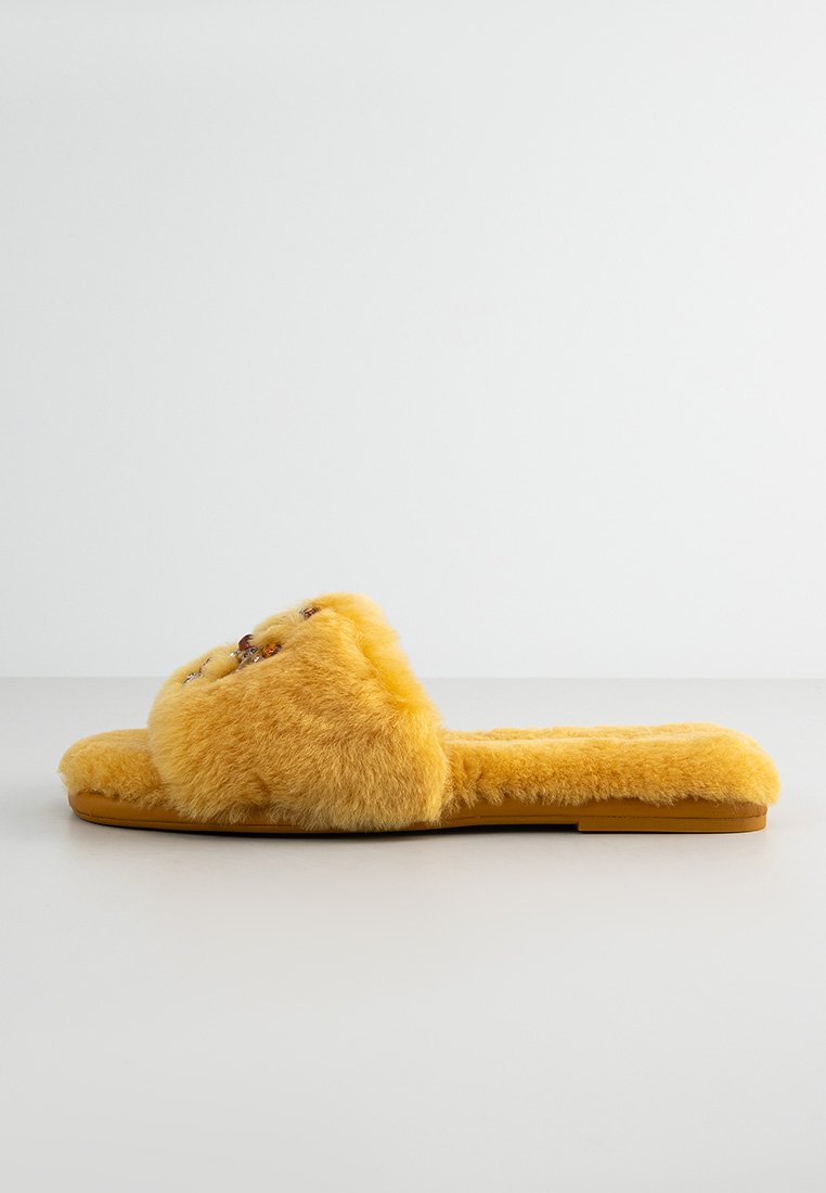 Pantolette flach