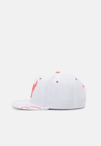 Mitchell & Ness NBA CHICAGO BULLS DAY SNAPBACK - Gorra - white