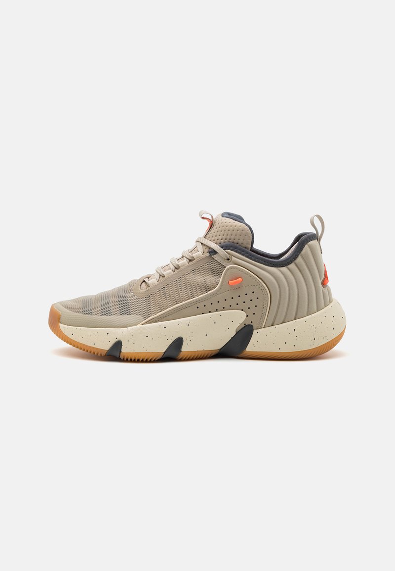 adidas Performance TRAE UNLIMITED Chaussures de basket beige/carbon/white/beige ZALANDO.FR