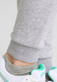 Lacoste Sport Träningsbyxor - light grey