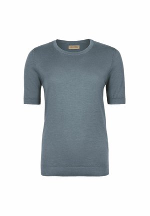 Kurzärmeliger, Rundhals, hellblauer Strickpullover mit gerippten Bündchen und Saum, auf einem weißen Hintergrund präsentiert.