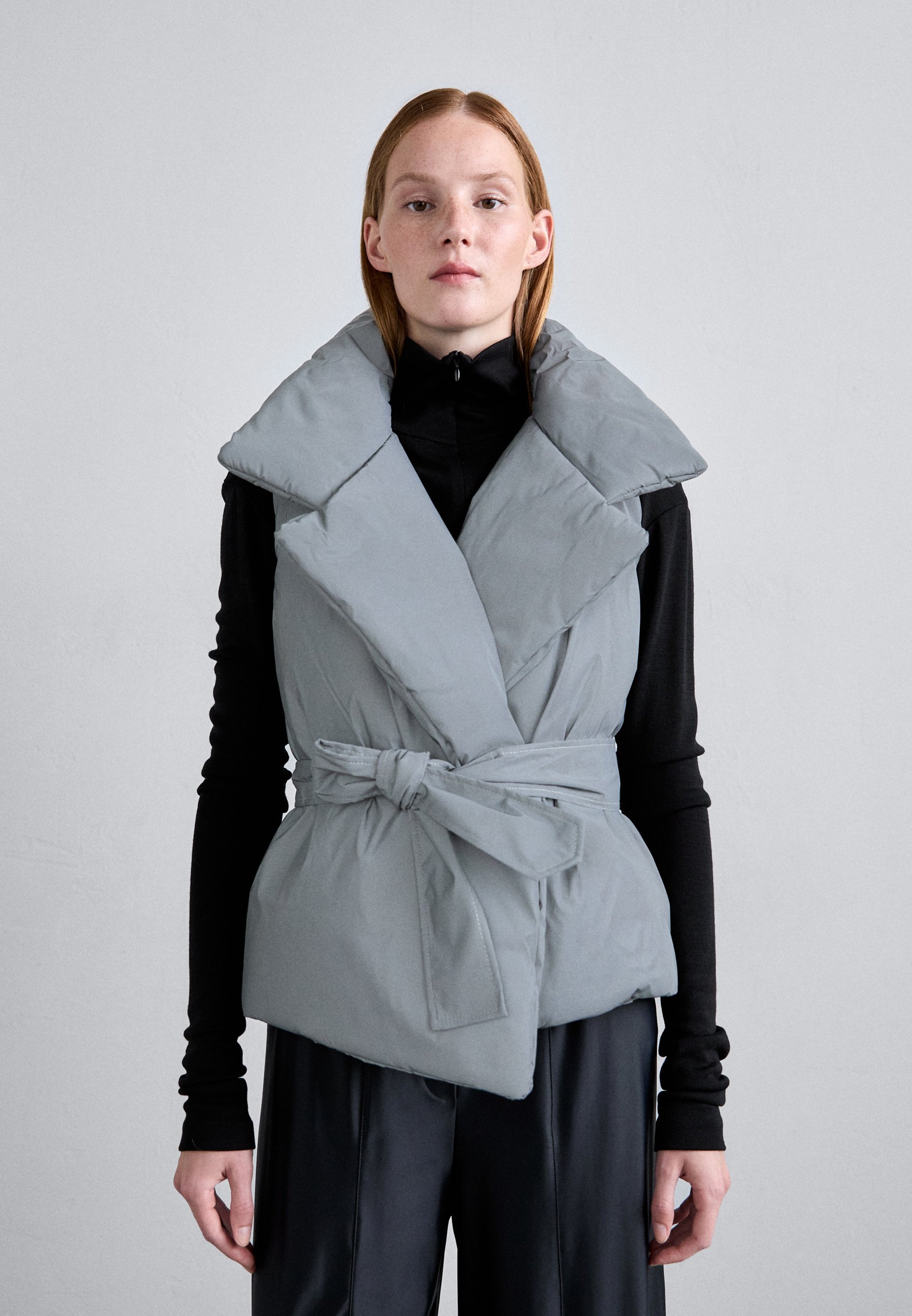 Norma Kamali SLEEVELESS SLEEPING BAG Mellény grey/szürke