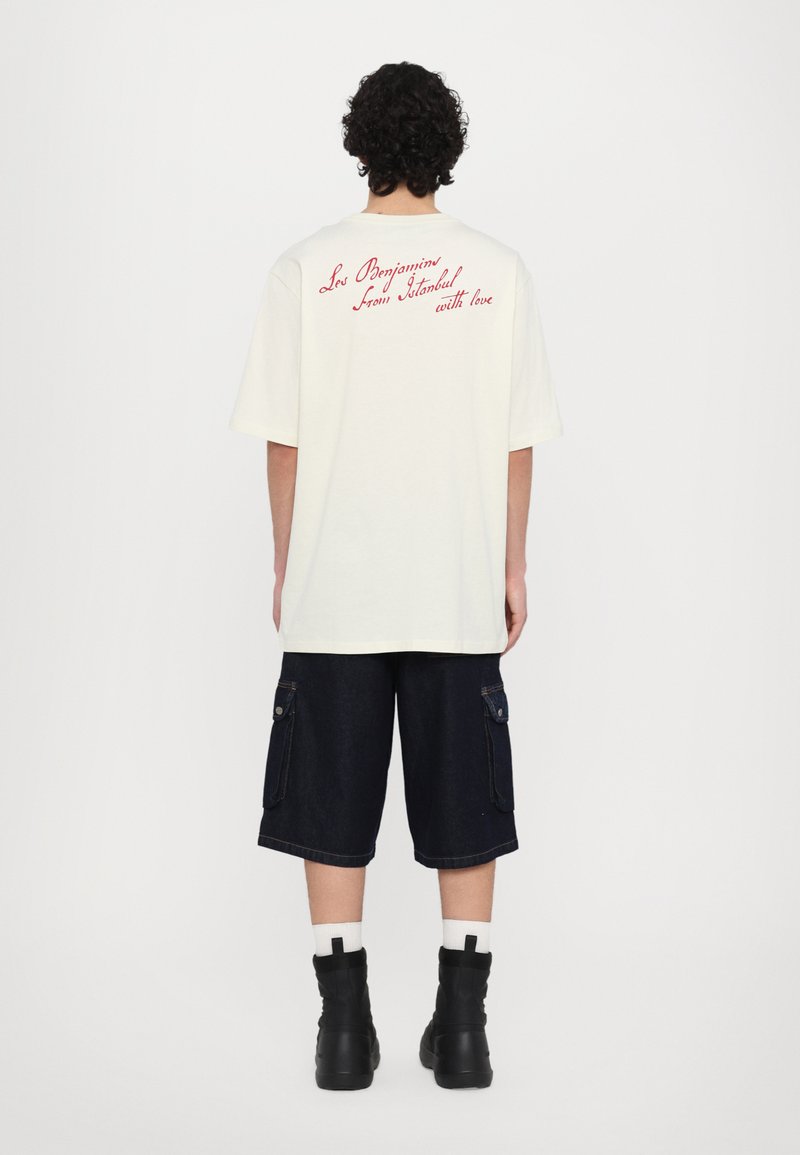 Les Benjamins OVERSIZED TEE - Μπλουζάκι με στάμπα - letter page