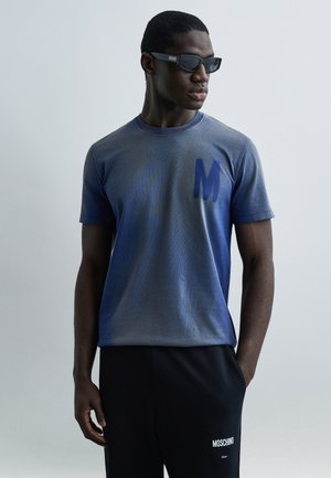 LOGO - Majica kratkih rukava s printom - fantasia blu