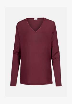 Haut long à manches dans une teinte bourgogne avec un col en V, en tissu doux et soyeux, offrant une coupe décontractée et une texture légère. Il présente une bordure contrastante au niveau de l'encolure.