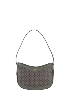 Borsa a tracolla verde oliva con ritagli a forma di diamante che rivelano la fodera rossa, bordo superiore curvo e piccolo emblema animale dorato sul davanti.