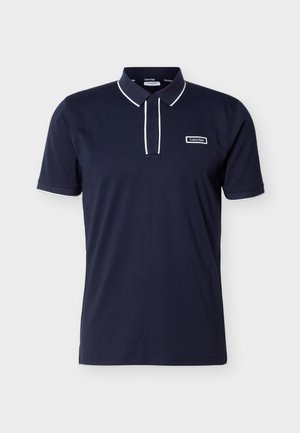 Nachtblaue Kurzarm-Poloshirt mit weißem Rand am Kragen und den Bündchen sowie Calvin Klein-Logo auf der linken Brust.