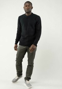 MELA RAVI - Strickpullover - schwarz