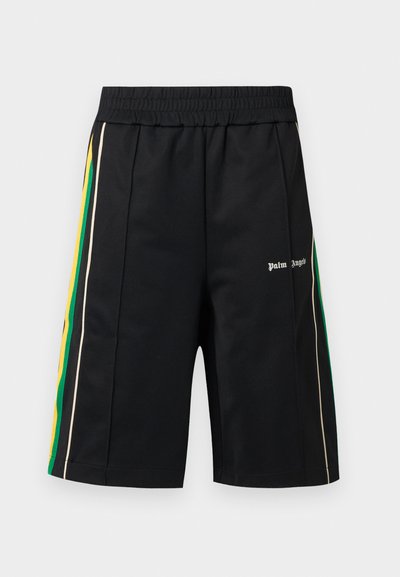 Μαύρο σορτς με ελαστική μέση, πλαϊνές ρίγες σε κίτρινο, πράσινο και μπεζ, και μικρό λευκό κείμενο "Palm Angels" μπροστά αριστερά.