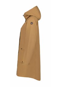 Cappotto lungo marrone impermeabile con cappuccio, tasche laterali e un'etichetta con logo sul braccio superiore; texture liscia e design dritto.