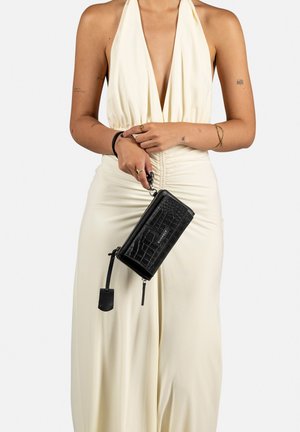 Burkely COOL COLBIE - Monedero - black